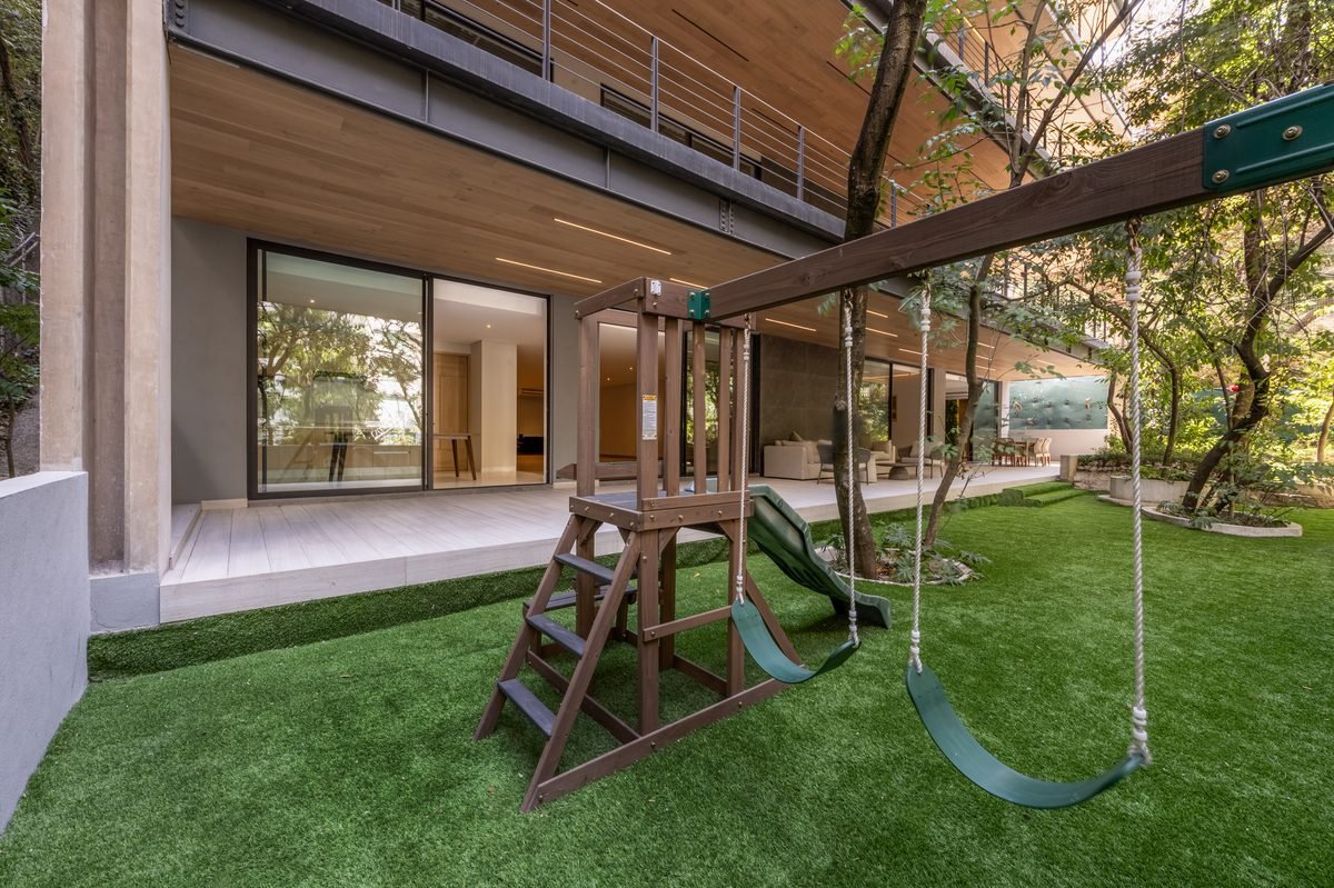 Terraza al aire libre con jardín